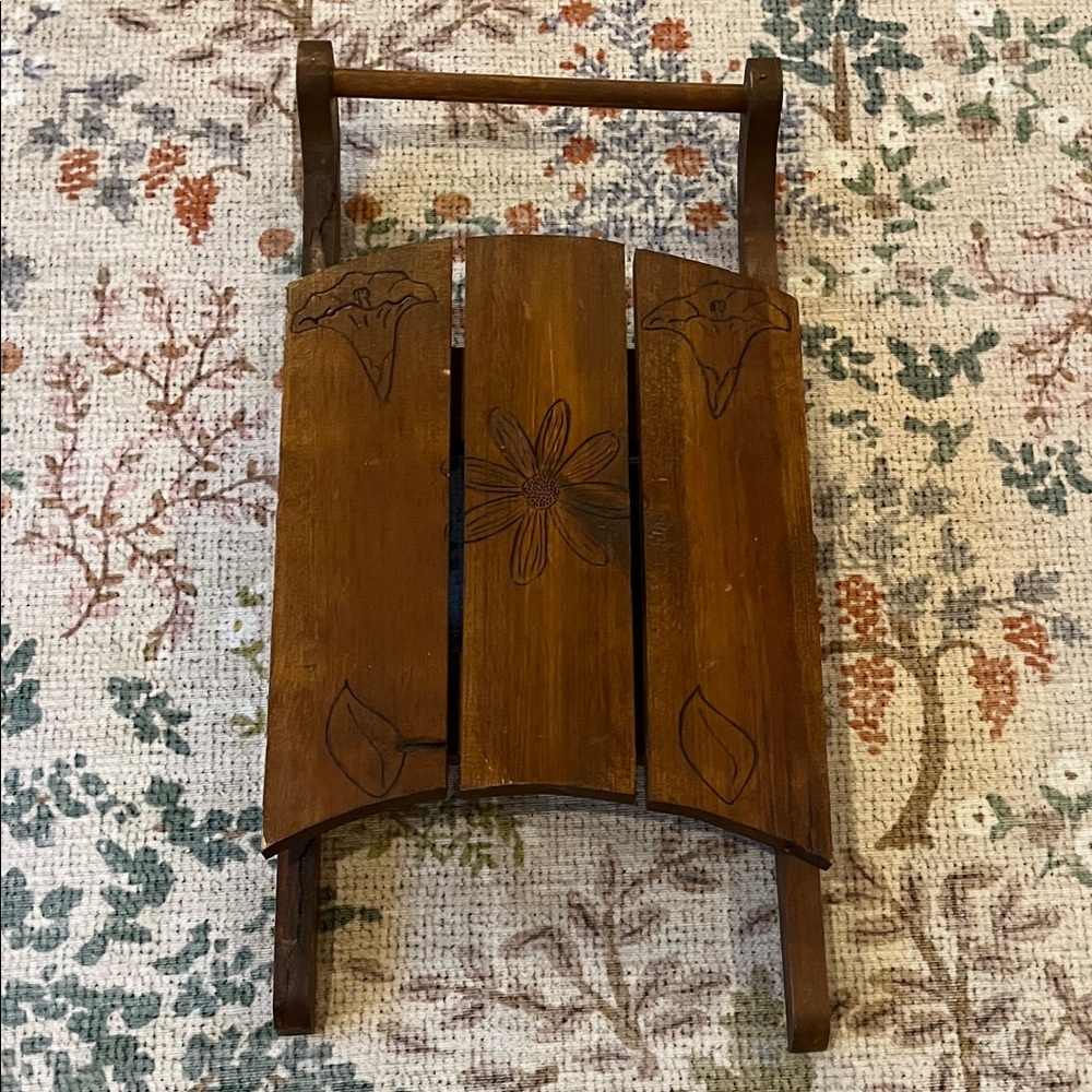 ▫️Hanging Floral Etched Wooden Sled